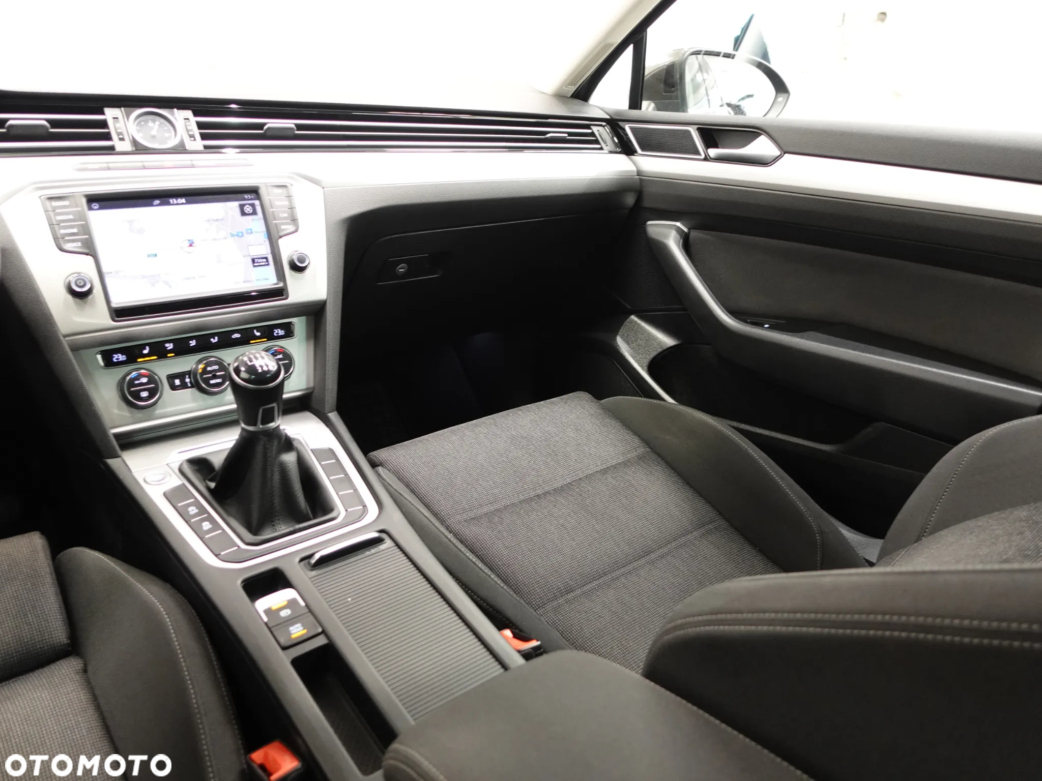 Volkswagen Passat 2.0 TDI BMT Comfortline - 39