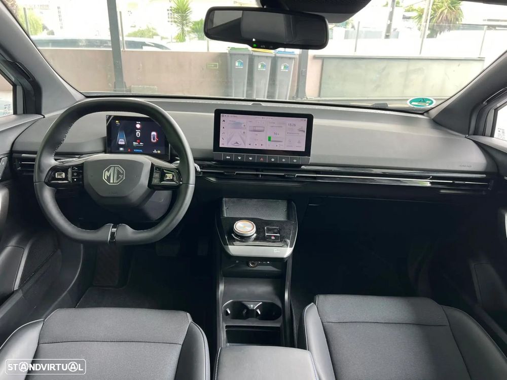 MG MG4 64 kWh Luxury - 11