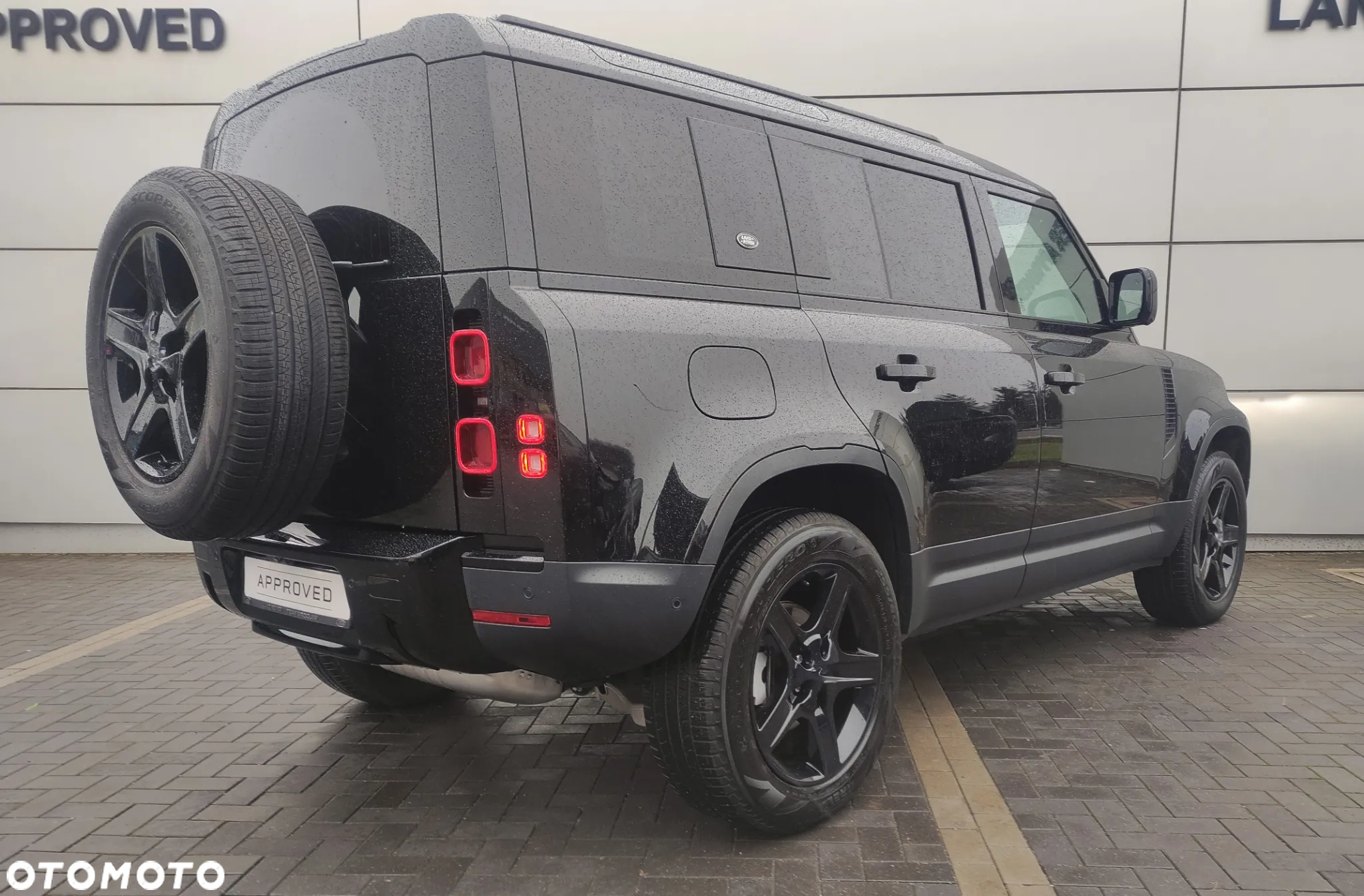 Land Rover Defender - 6