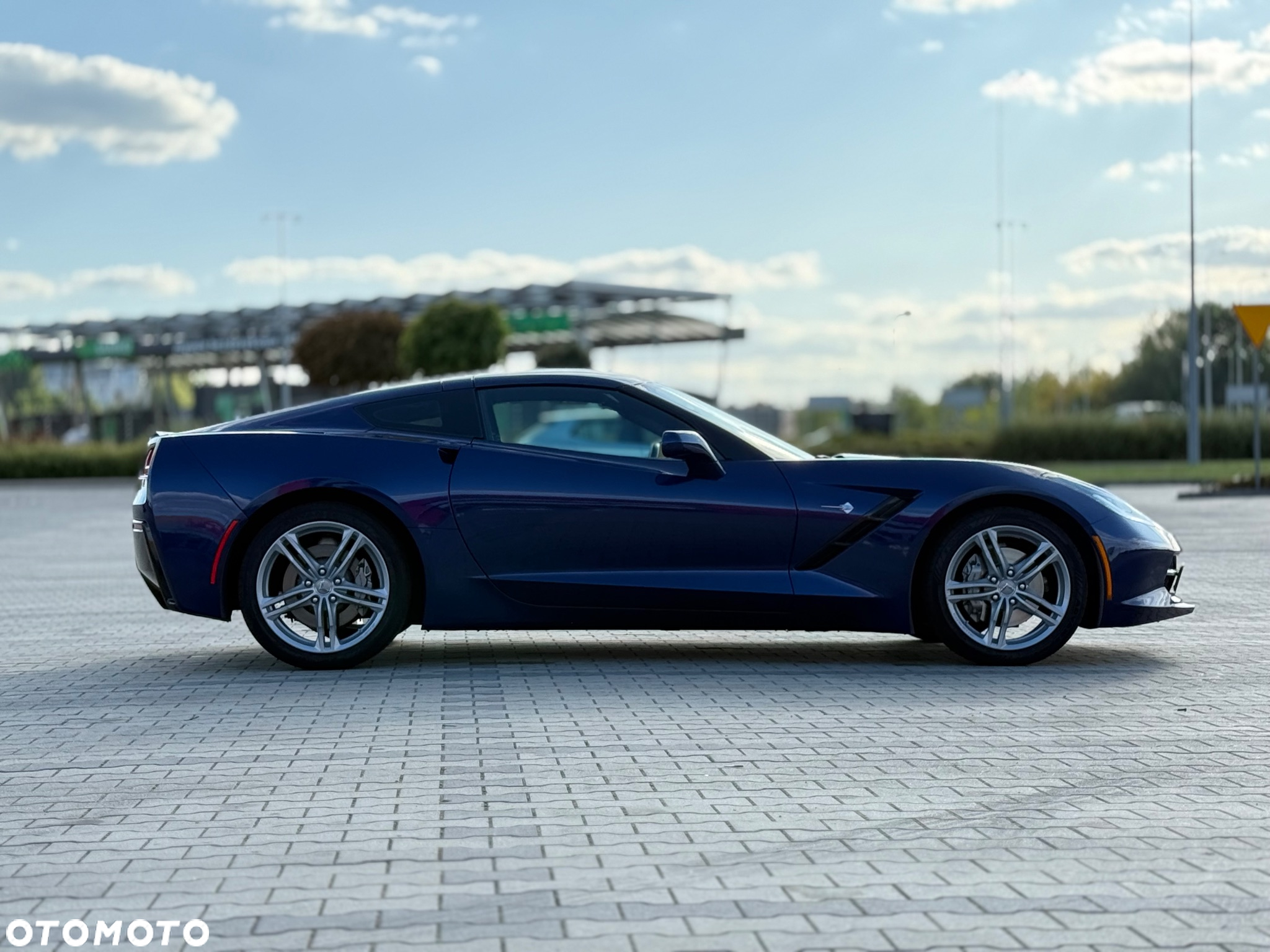 Chevrolet Corvette - 5