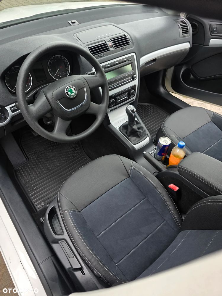 Skoda Octavia 1.6 Elegance EU5 - 2