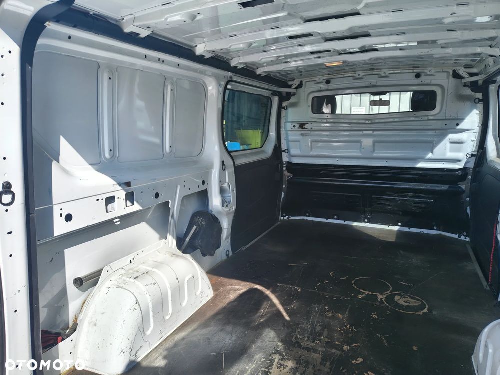 Opel Vivaro - 10