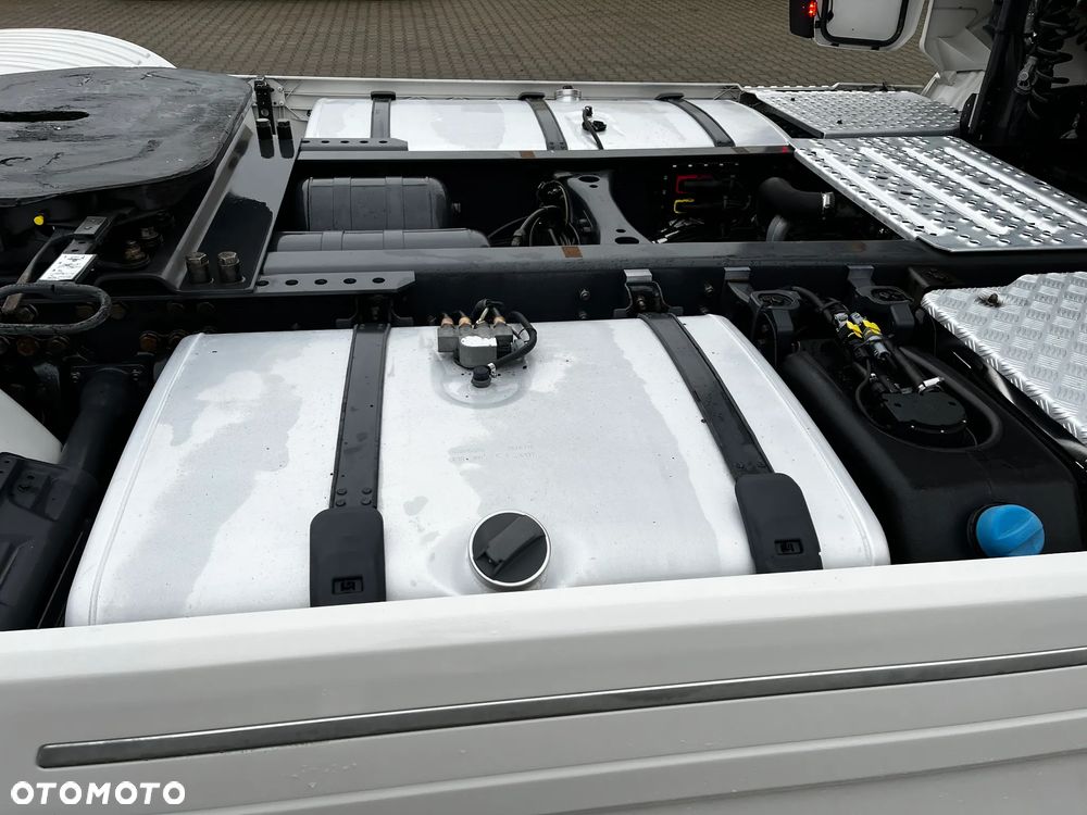 Scania R 580 V8 SPROWADZONA Z FRANCJI SERWISOWANA RETARDER DWA ZBIORNIKI FELGI ALUMINIOWE LODÓWKA - 8
