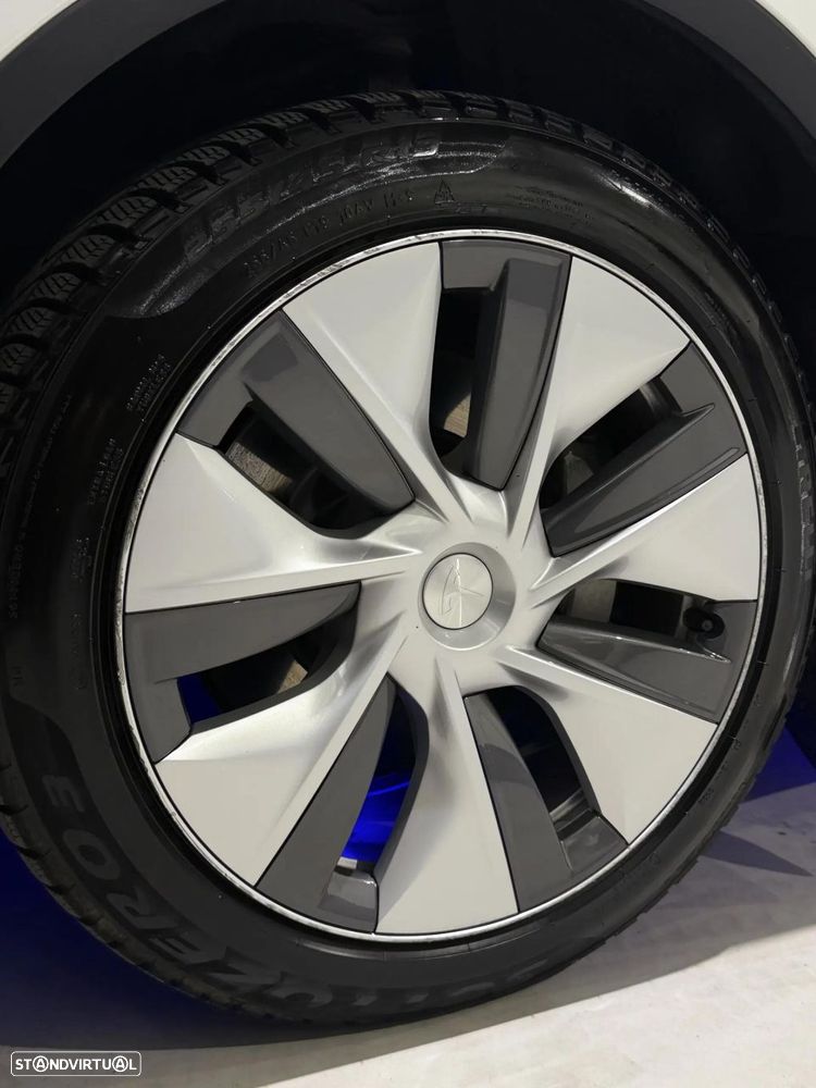 Tesla Model Y Long Range Dual Motor AWD - 40