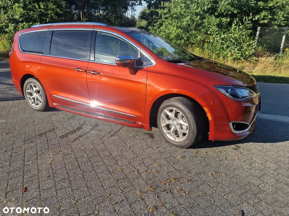 Chrysler Pacifica - 25