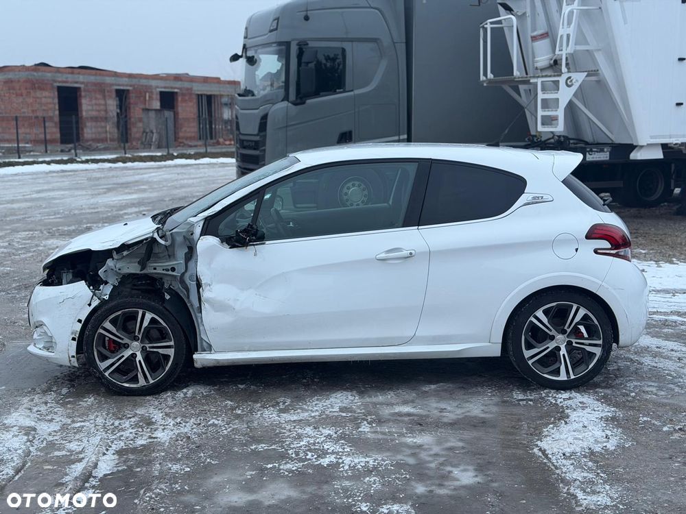 Peugeot 208 THP STOP & START GTi by Sport - 8