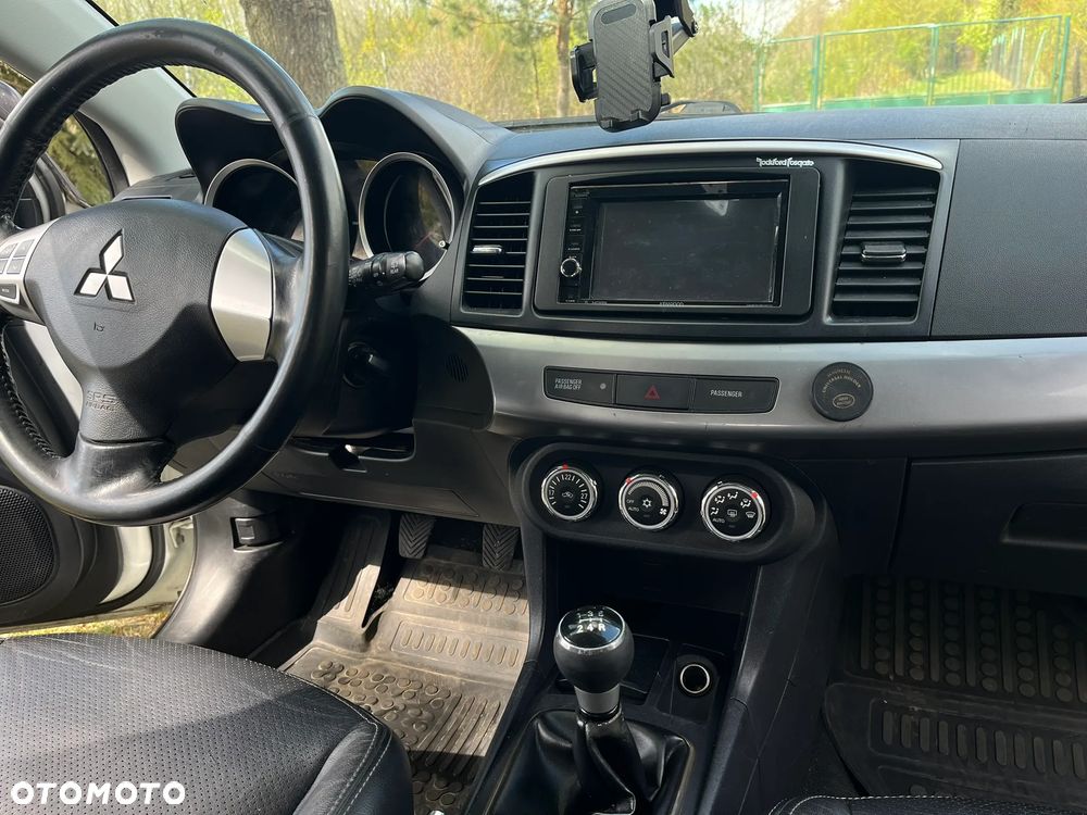 Mitsubishi Lancer - 14