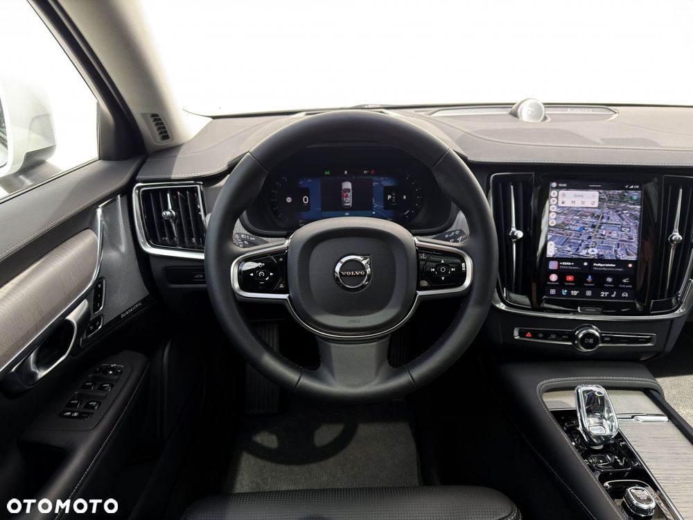 Volvo V90 Cross Country - 22
