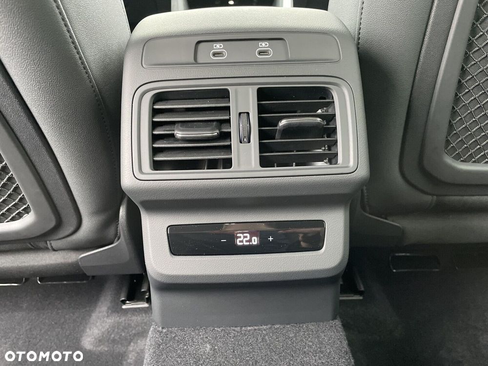 Audi Q5 Sportback - 14