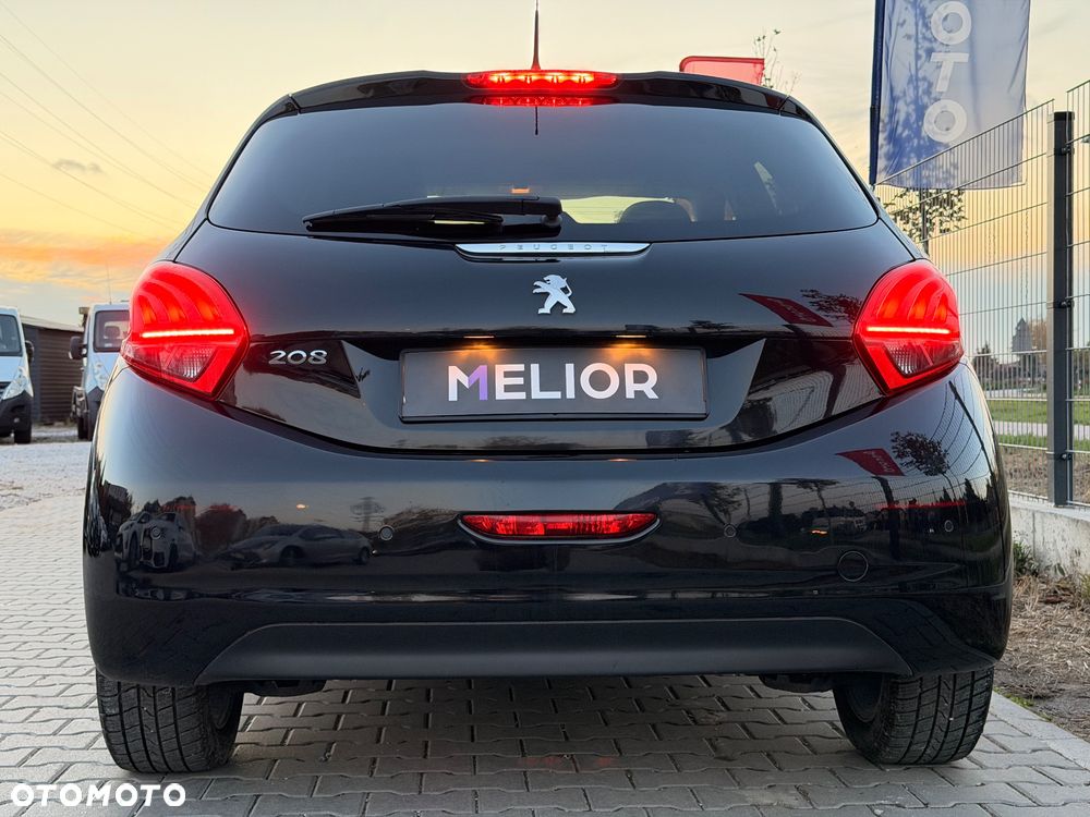 Peugeot 208 - 10