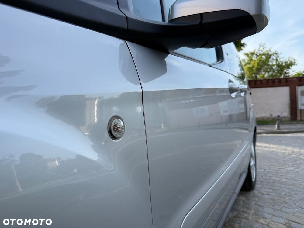 Ford Tourneo Courier 1.5 TDCi S&S Titanium - 15