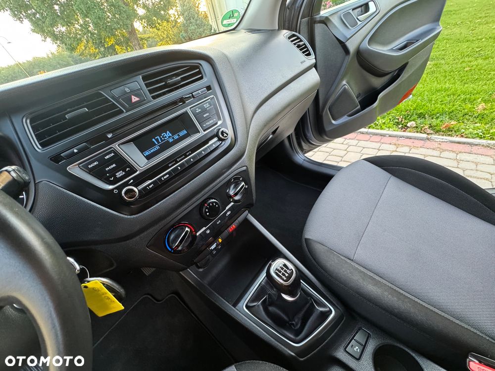 Hyundai i20 - 38