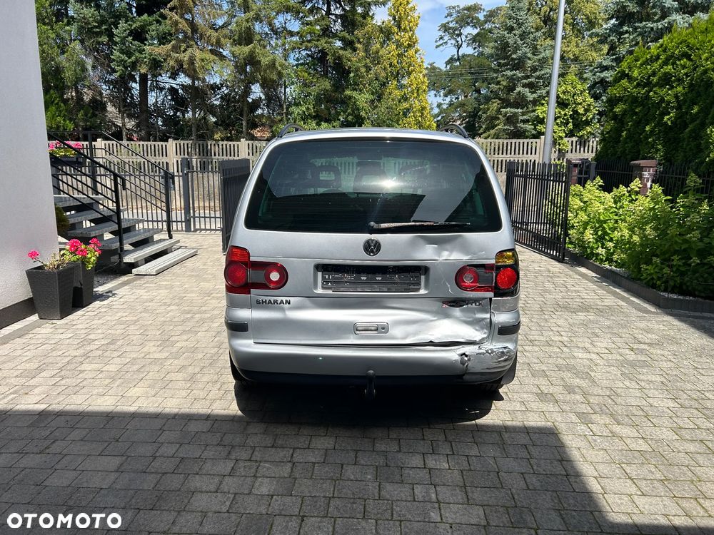 Volkswagen Sharan 1.9 TDI Exclusive Edition - 16