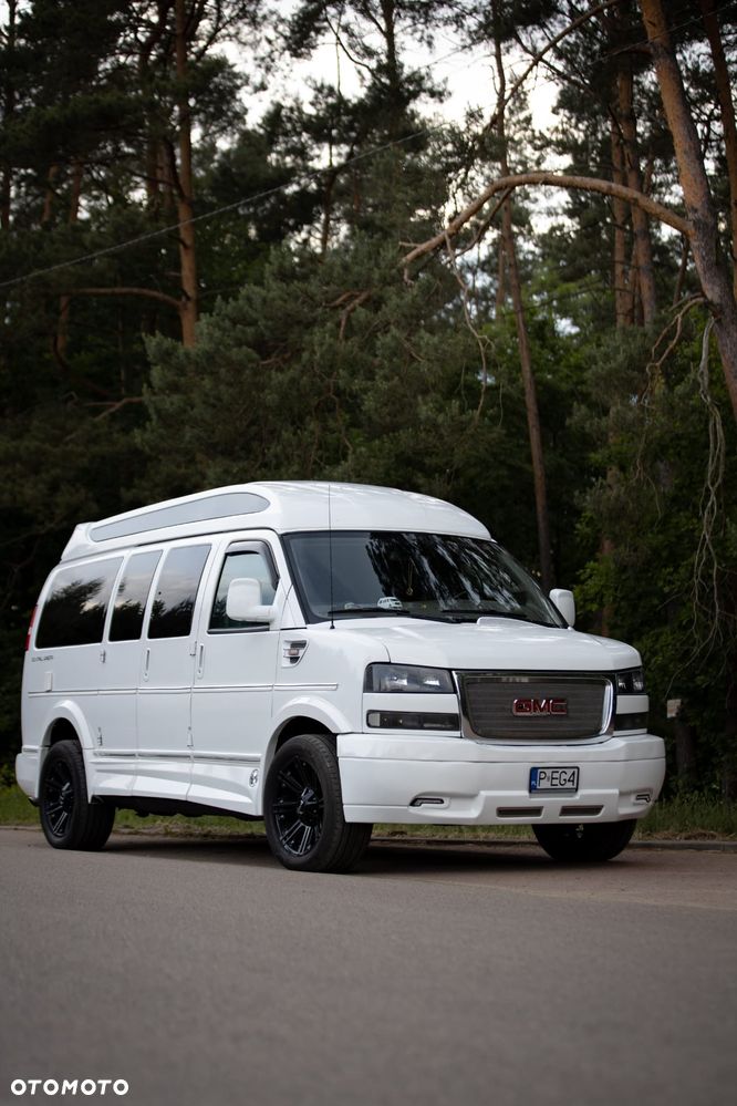 GMC Savana - 1