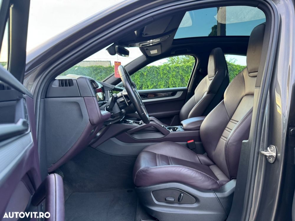 Porsche Cayenne Coupe E-Hybrid - 12