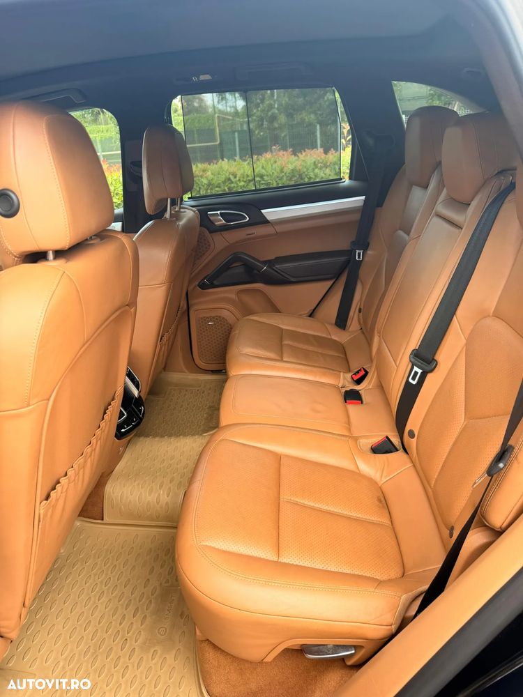 Porsche Cayenne - 7