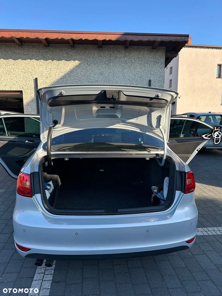 Volkswagen Jetta 1.4 TSI Comfortline - 5