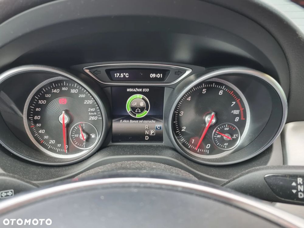 Mercedes-Benz CLA 200 AMG Line - 12