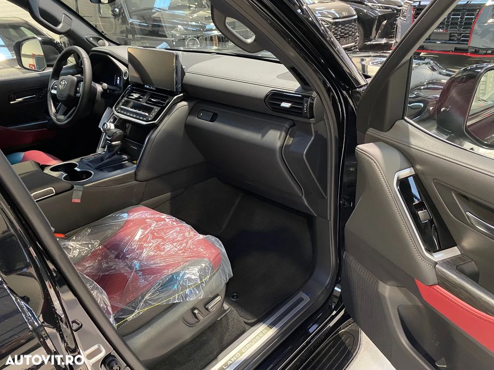 Toyota Land Cruiser 300 - 14