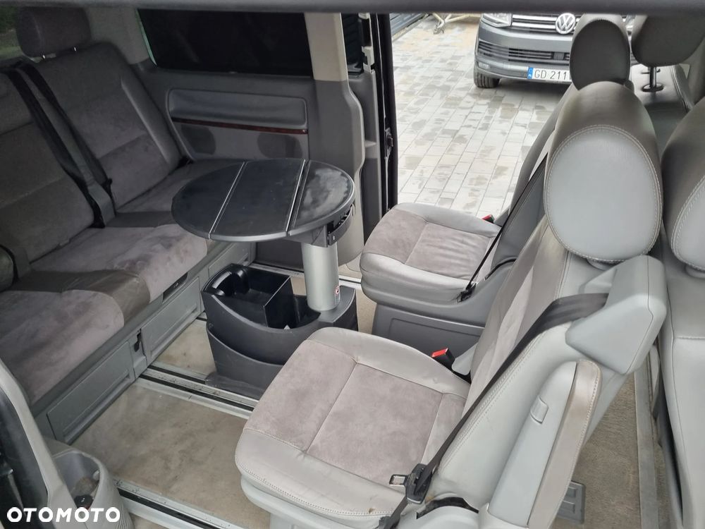 Volkswagen Multivan - 15