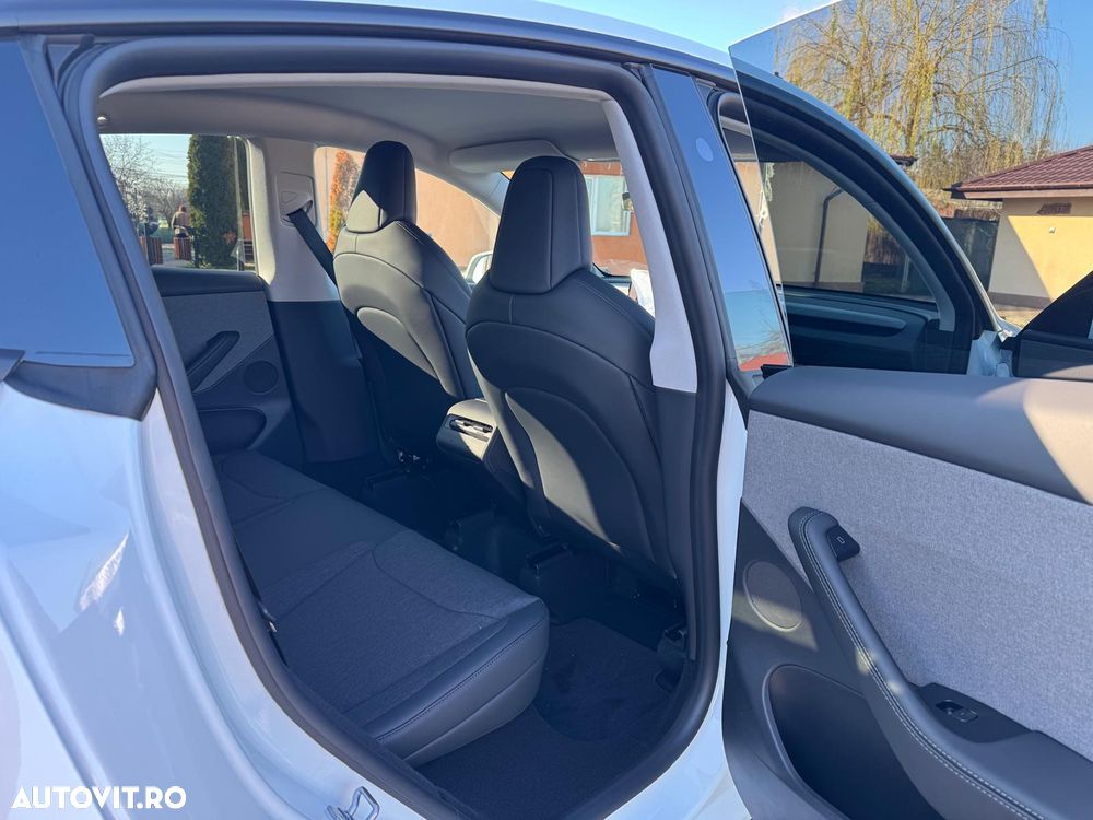 Tesla Model Y RWD - 13