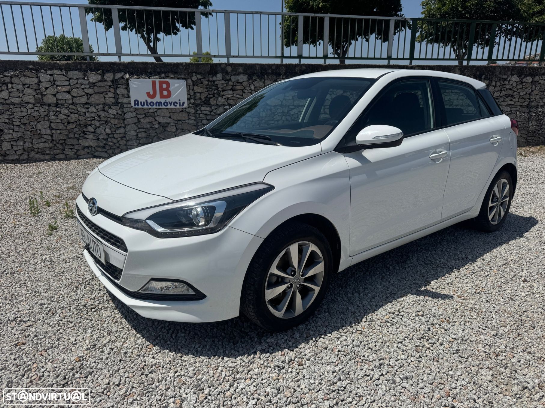 Hyundai i20 1.1 CRDi Access+Bluetooth - 1