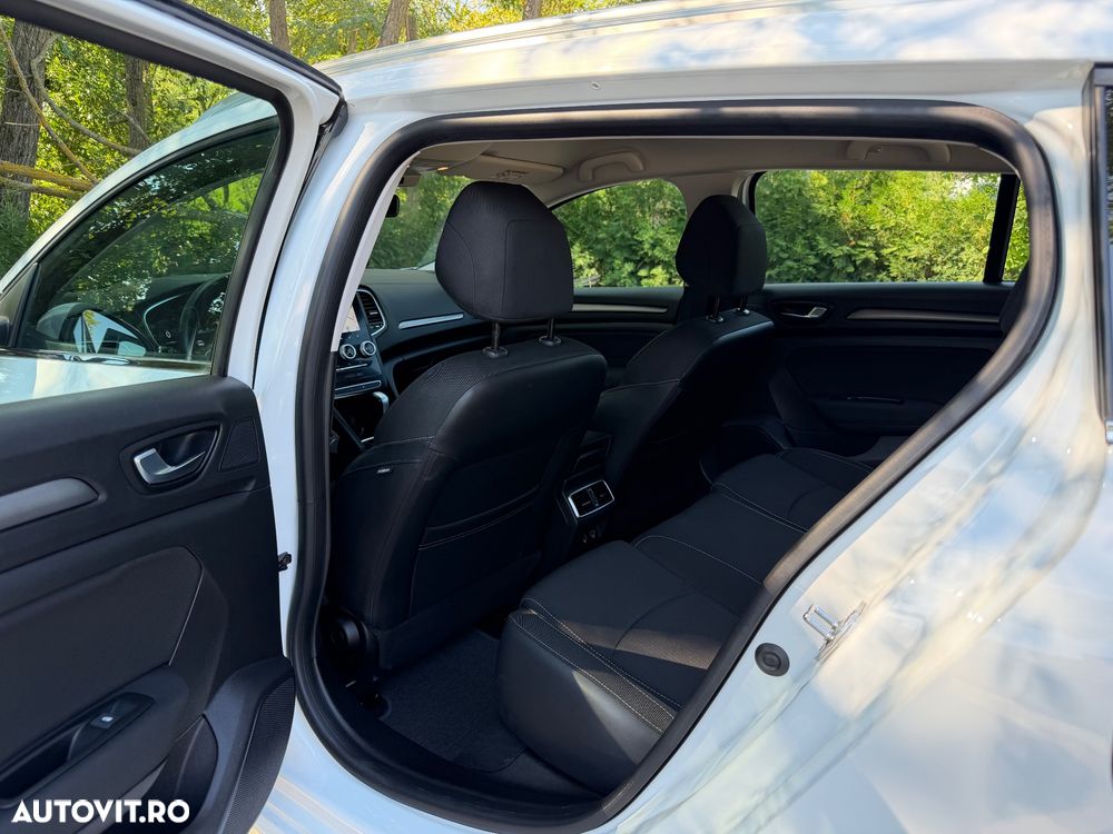 Renault Megane E-TECH 160 BUSINESS EDITION - 8