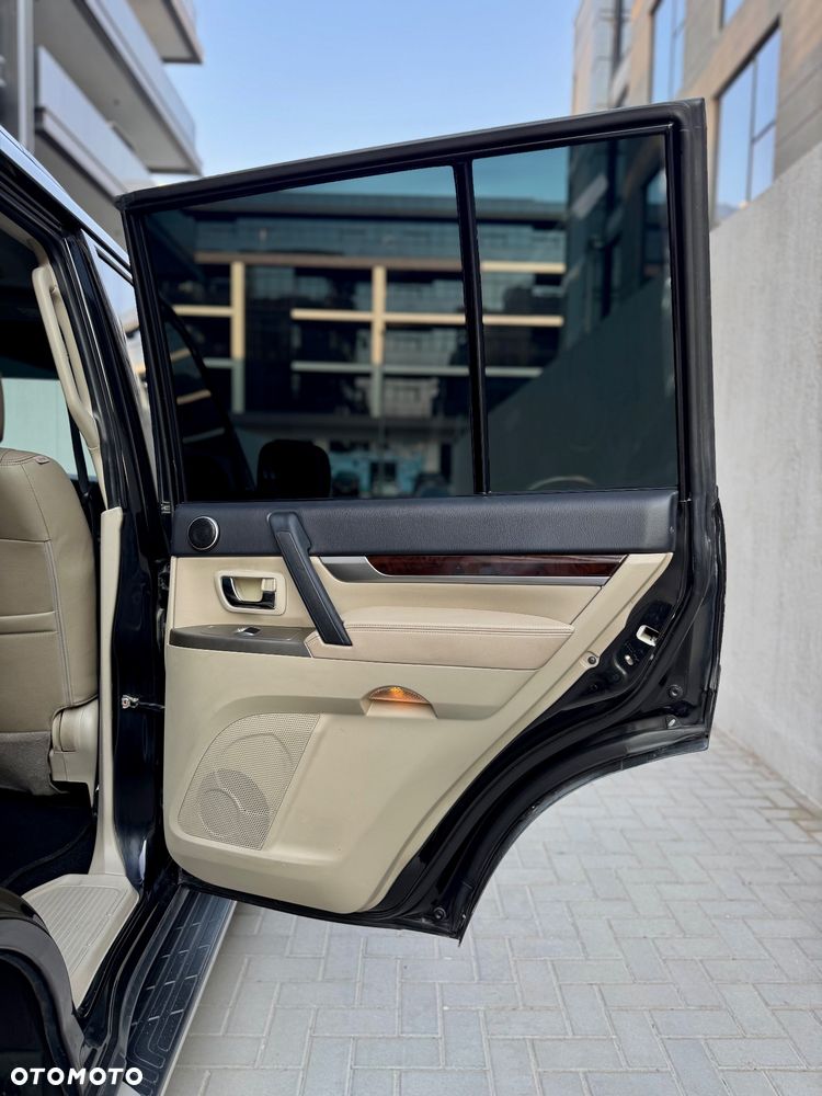 Mitsubishi Pajero 3.2 DID Limited Edition Tech - 24