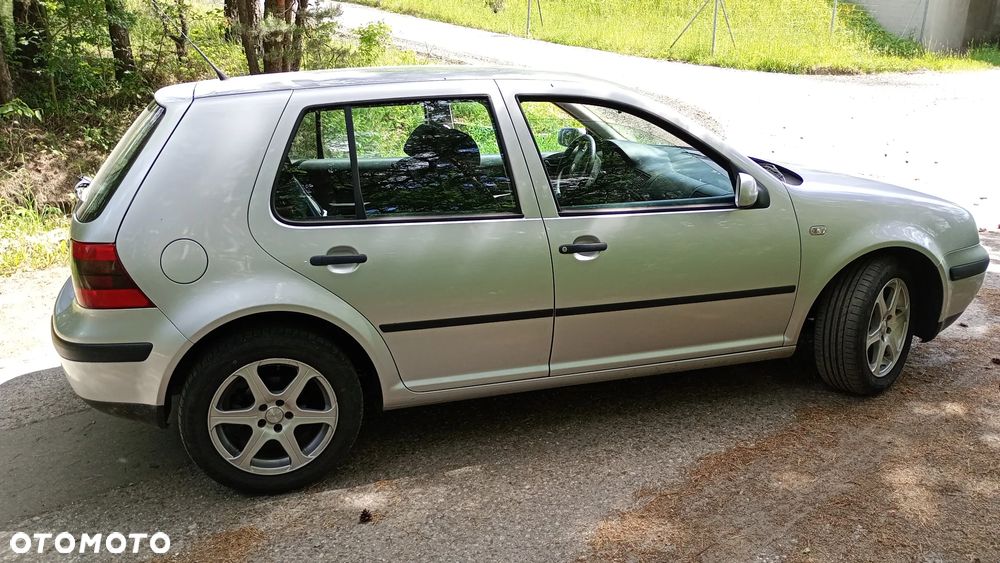 Volkswagen Golf 1.6 Comfortline - 3