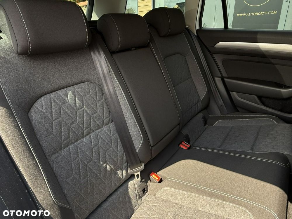 Volkswagen Passat - 34