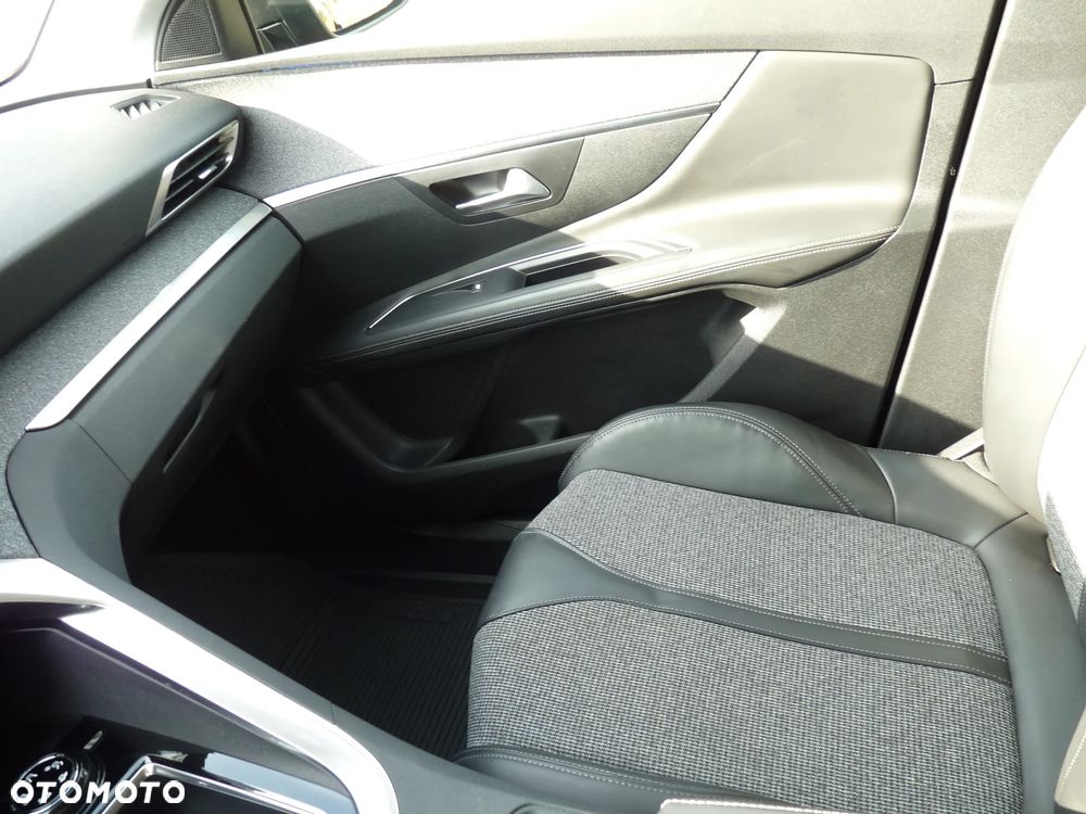 Peugeot 3008 1.6 THP Allure S&S EAT6 - 28