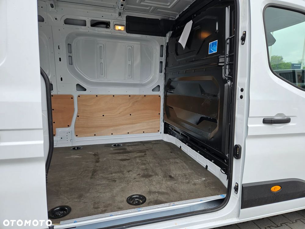 Renault Master Furgon L3H2 2.0dCi 170 AT9 - 12