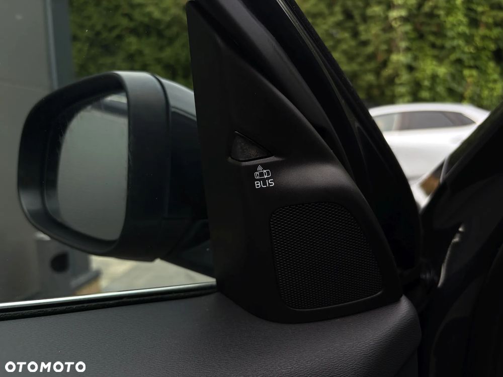 Volvo V60 D4 Geartronic Momentum - 32