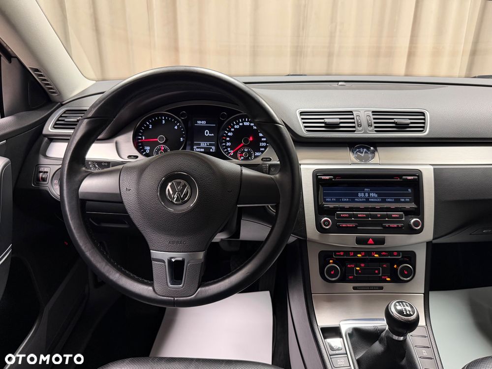 Volkswagen Passat 2.0 TDI 4Mot Highline - 9