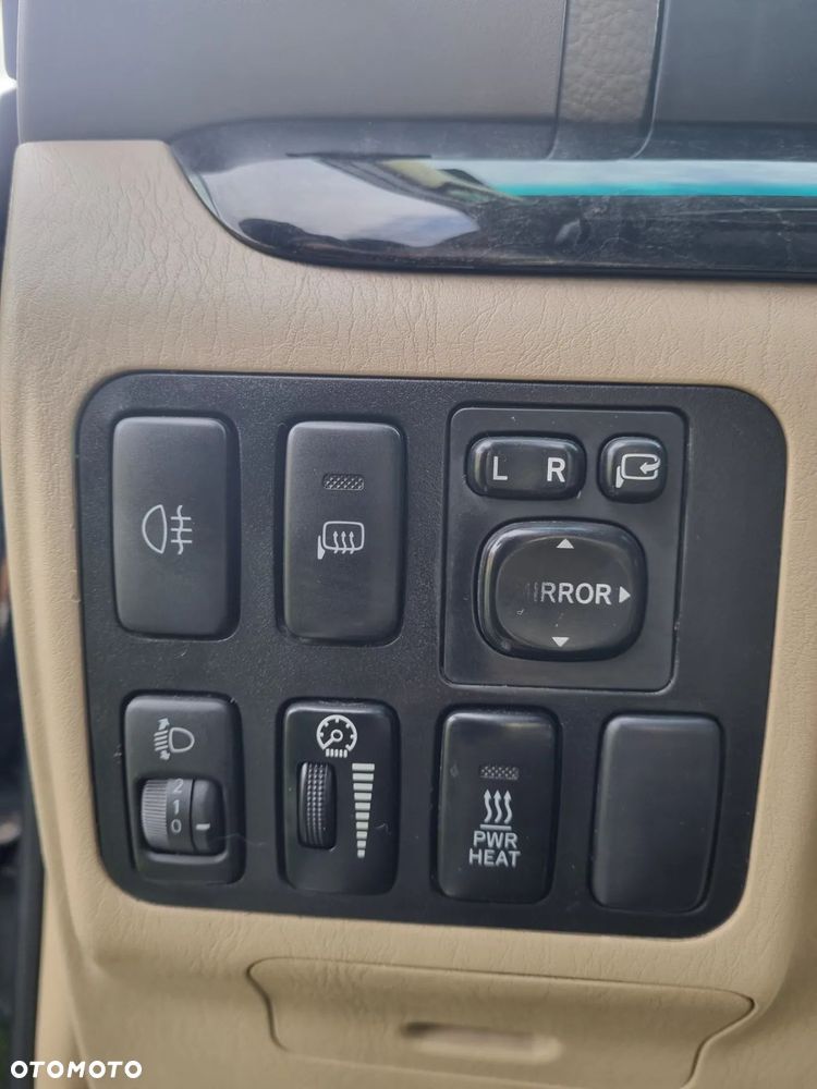 Toyota Land Cruiser - 14