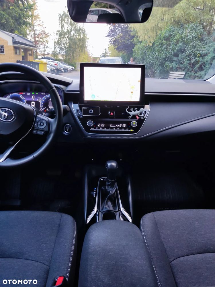 Toyota Corolla 1.8 Hybrid Comfort - 29