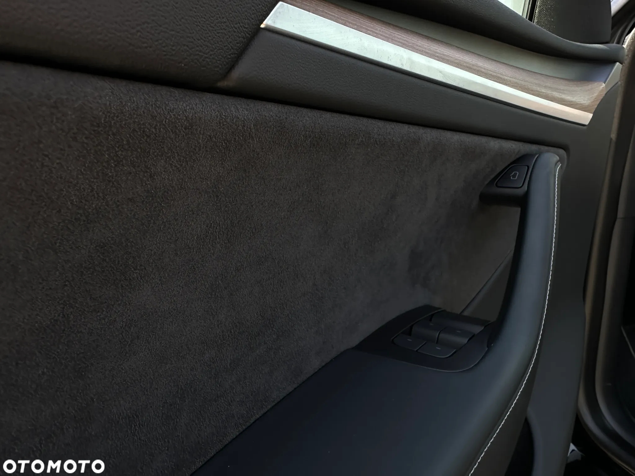 Tesla Y Model Long Range Dual Motor AWD - 17