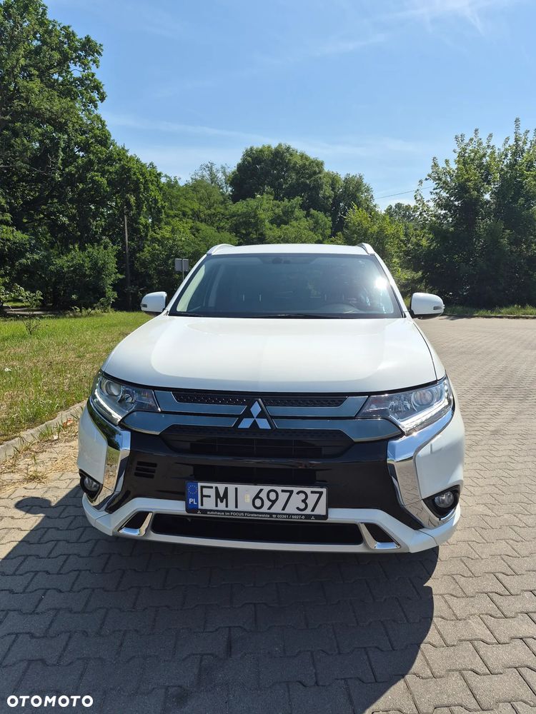 Mitsubishi Outlander - 4