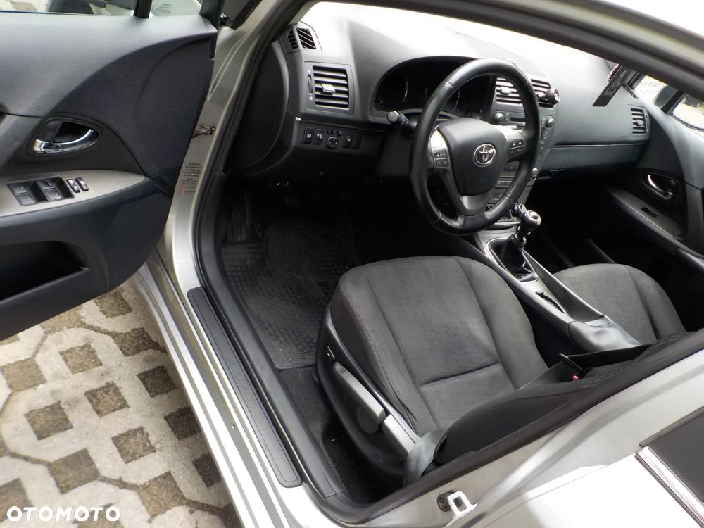 Toyota Avensis 2.0 D-4D Platinium - 9