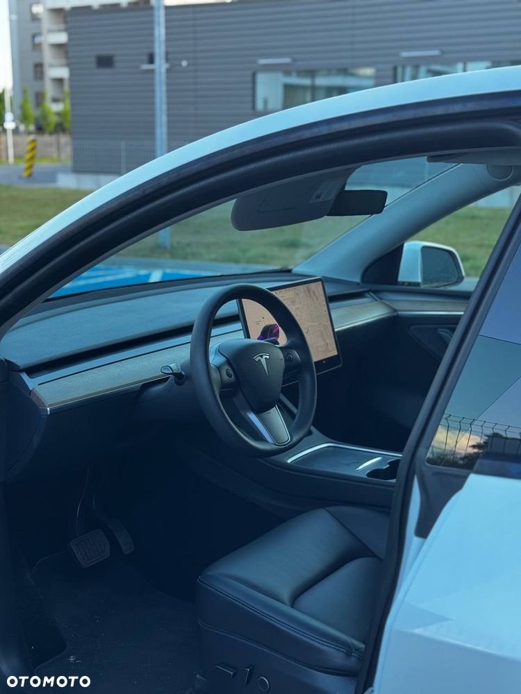 Tesla Y Long Range Dual Motor AWD - 18