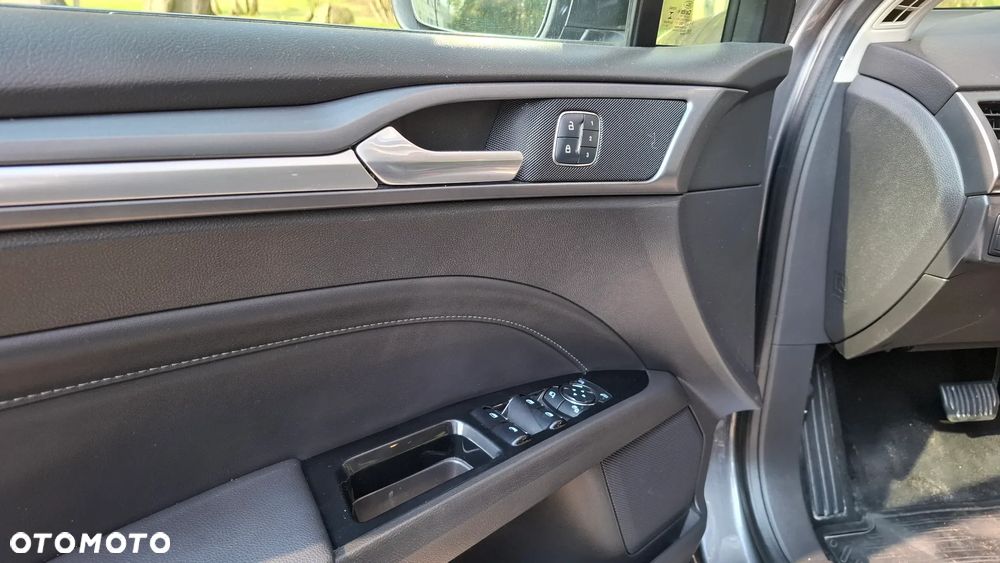 Ford Mondeo 2.0 TDCi Titanium PowerShift - 12