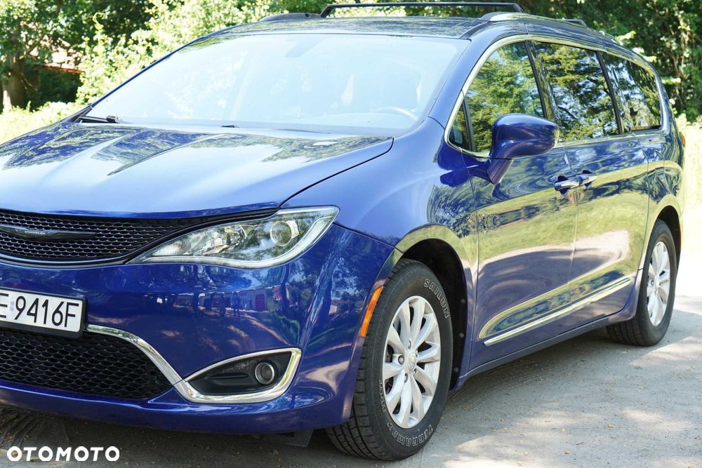 Chrysler Pacifica - 5