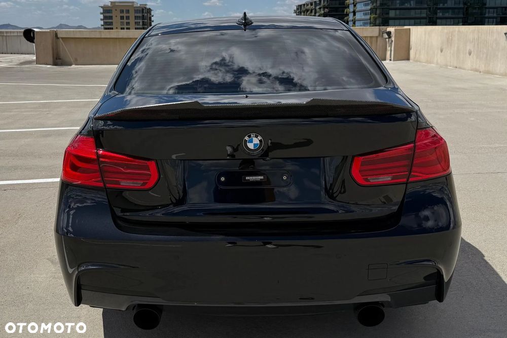 BMW Seria 3 330i M Sport - 6