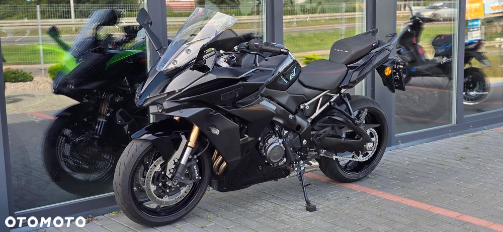 Suzuki GSX - 28