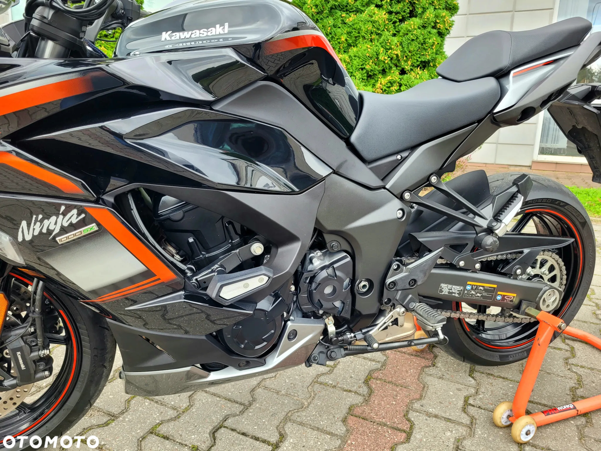 Kawasaki Ninja 1000 SX - 9