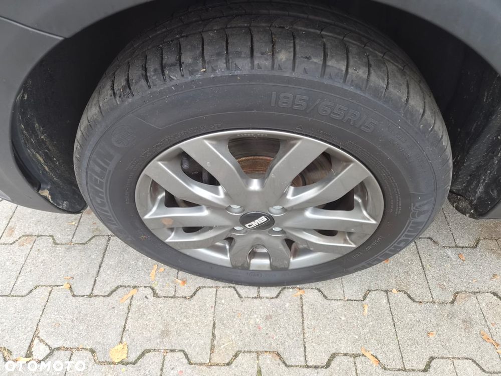 Kia Stonic 1.2 L - 16