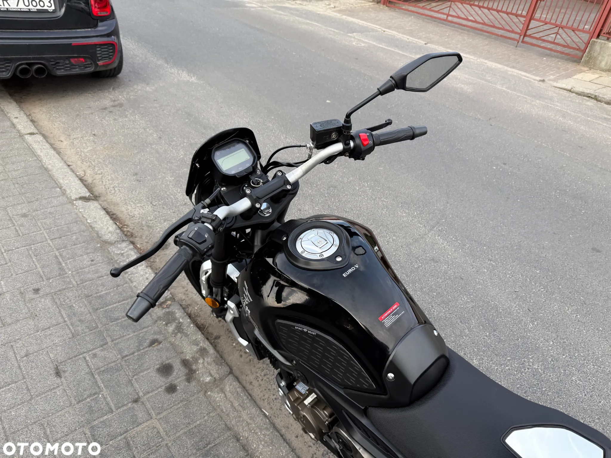 VOGE 300AC - 8