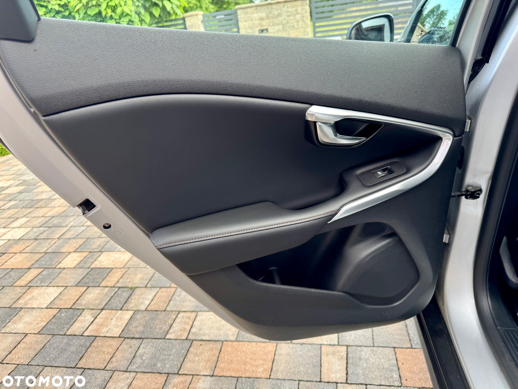 Volvo V40 Cross Country T3 Momentum - 13