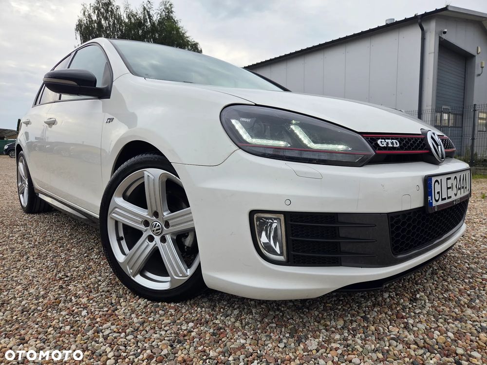 Volkswagen Golf - 6