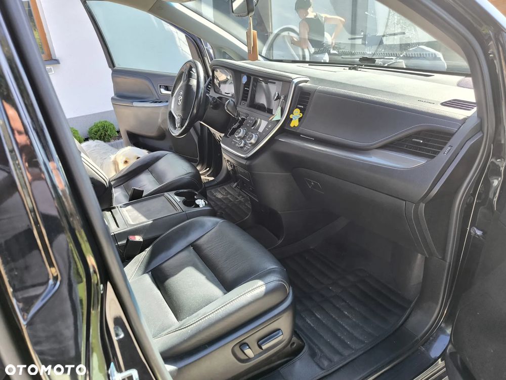 Toyota Sienna 3.5 V6 SE - 3